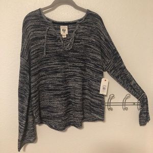 Billabong women’s L pullover sweater